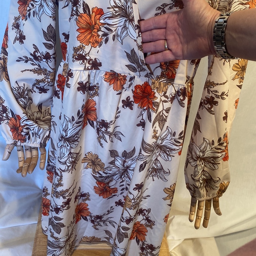 SHEIN Floral Mini Dress. Size 0XL - Picture 3 of 6